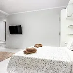 Modern 4 Bedroom In Casa de Férias