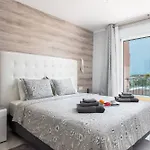 Modern 4 Bedroom In Casa de Férias *