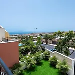 Modern 4 Bedroom In Casa de Férias