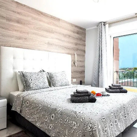 Modern 4 Bedroom In
