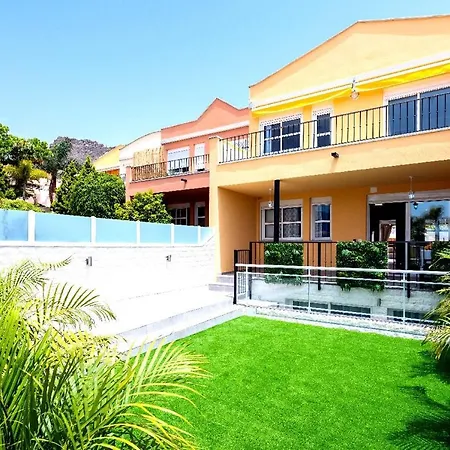 Modern 4 Bedroom In *