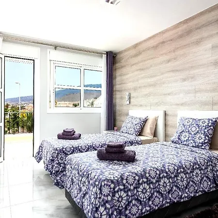 Modern 4 Bedroom In *