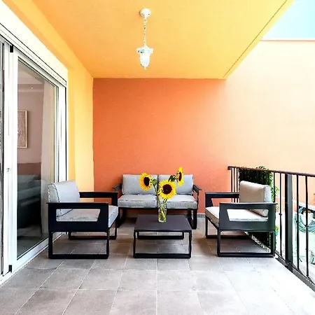 Modern 4 Bedroom In
