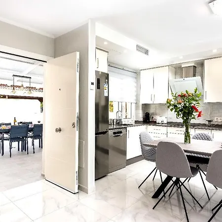 Modern 4 Bedroom In Costa Adeje (Tenerife)