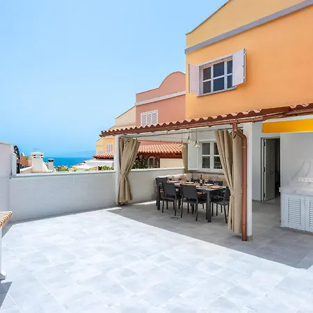 Modern 4 Bedroom In 阿德耶