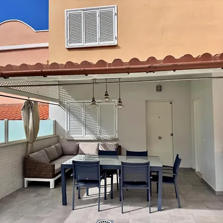 Modern 4 Bedroom In * 阿德耶